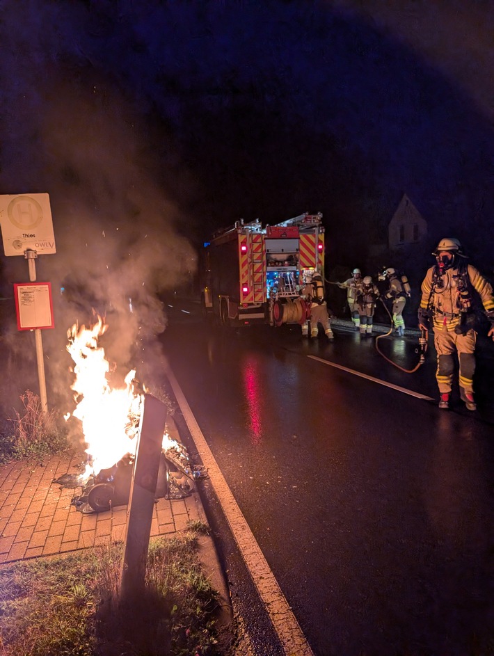 FW Lage: Feuer 1 / Containerbrand - 19.09.2024 - 21:44 Uhr