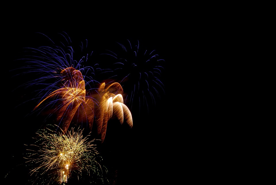 Sommerfinale mit viel Farbe am Nachthimmel: „Rhein in Flammen“ zwischen St. Goar und St. Goarshausen - Rhein-Hunsrück-Zeitung