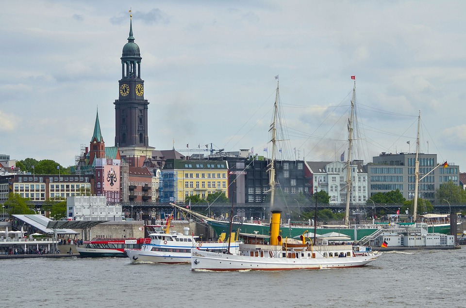 Hamburg hat rund 2500 Bezahlkarten an Geflüchtete ausgegeben