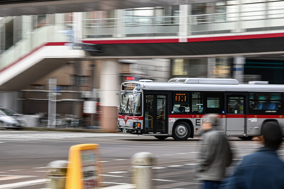 Thüringen: Bremsen von Reisebus fallen auf Autobahn aus | Regional