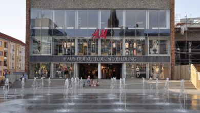 Handy gestohlen, Schlägerei angezettelt: Mann randaliert