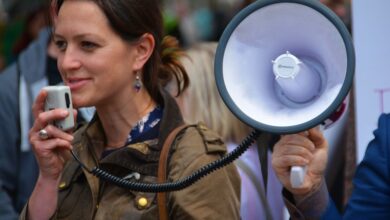 POL-H: Störungen und Straftaten bei Protesten gegen Veranstaltung der AfD in Hannover-Ricklingen - Flaschen- und Steinwürfe gegen Polizeibeamte