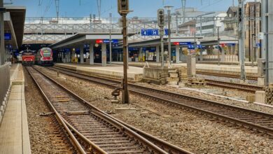 BPOL NRW: Öffentlichkeitsfahndung: Unbekannte attackieren 28-Jährigen mit Schlägen und Tritten