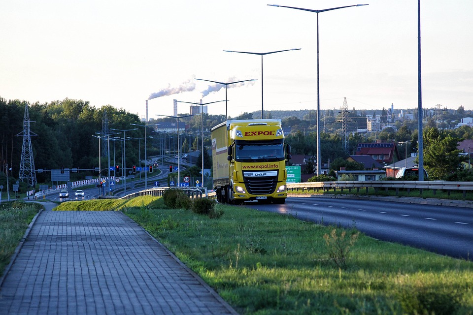 3 Verletzte bei Unfall auf A6 – Lkw-Fahrer (49) schiebt 4 Lastwagen aufeinander