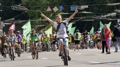 Auto kollidiert mit Radfahrer - Oberberg-Aktuell