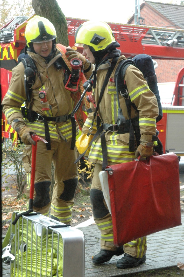 FW Ratingen: Erfolgreiches Übungswochenende am Institut der Feuerwehr NRW