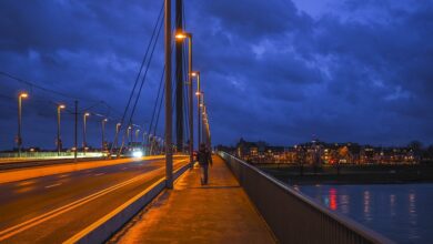 Spitzenreiter Düsseldorf gewinnt bei Schlusslicht Regensburg