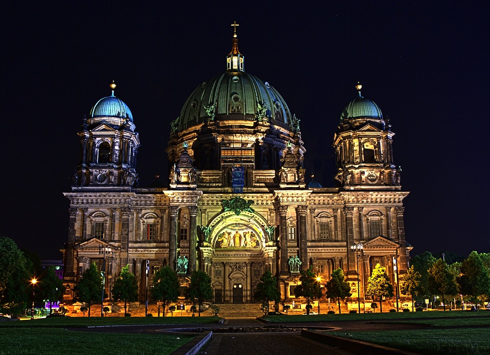 Hunderte demonstrieren in Berlin zum Jahrestag des Massakers