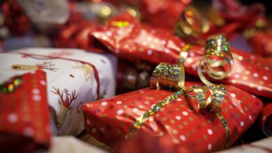 Helfende Hände für die Weihnachtsbäckerei