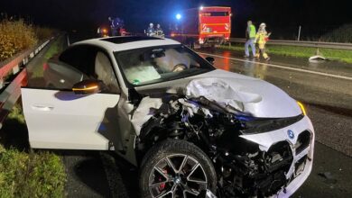 POL-PDKL: PKW fährt auf LKW auf...