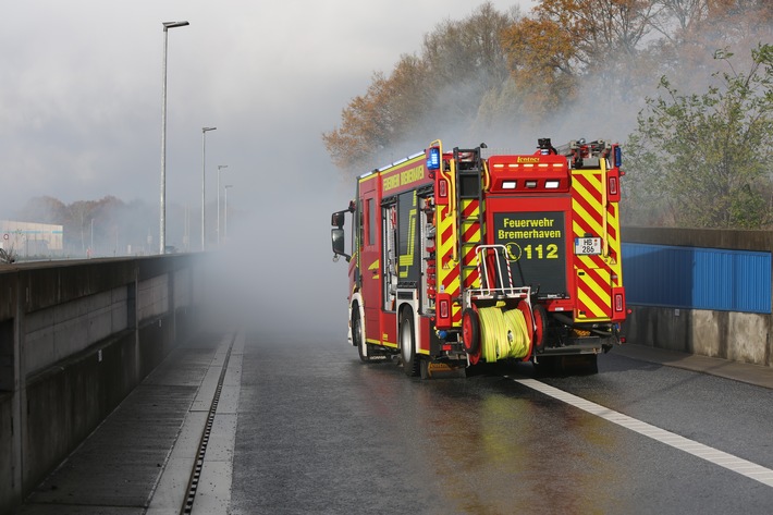 FW Bremerhaven: Positive Bilanz - Feuerwehr Bremerhaven trainiert Ernstfall im Hafentunnel