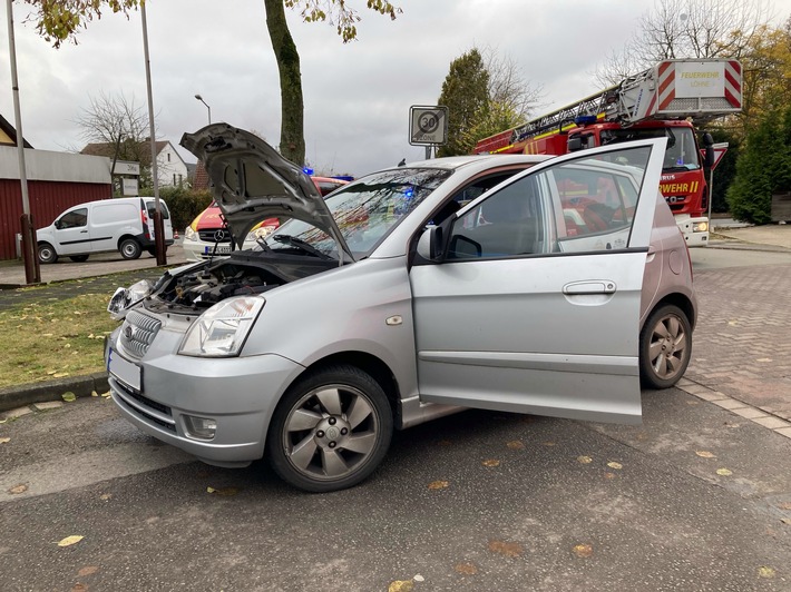 POL-HF: Verkehrsunfall im Kreuzungsbereich- LKW beim Abbiegen übersehen