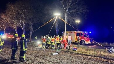 POL-STD: 19-jähriger Autofahrer bei Unfall in der Gemarkung Ahlerstedt schwer verletzt - Beifahrerin mit leichten Verletzungen