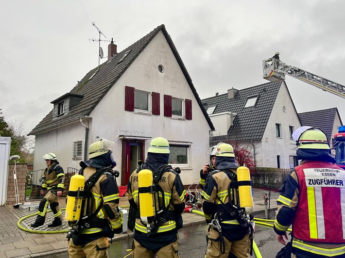 FW-E: Wohnungsbrand in Essen-Stadtwald - ein Hund verstorben