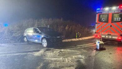 FW-EN: Wetter - Verkehrsunfall in der Nacht