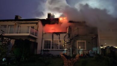 FW-DT: Wohnungsbrand mit Menschenleben in Gefahr - 6 Personen gerettet